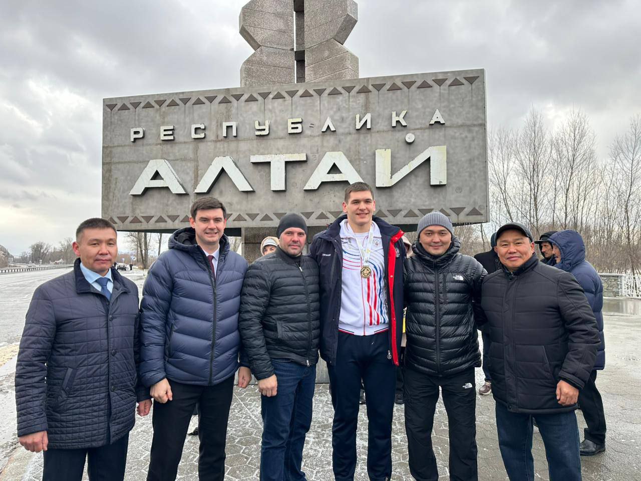 Депутаты поздравили спортсменов Республики Алтай, ставших чемпионами мира Депутаты поздравили спортсменов Республики Алтай, ставших чемпионами мира