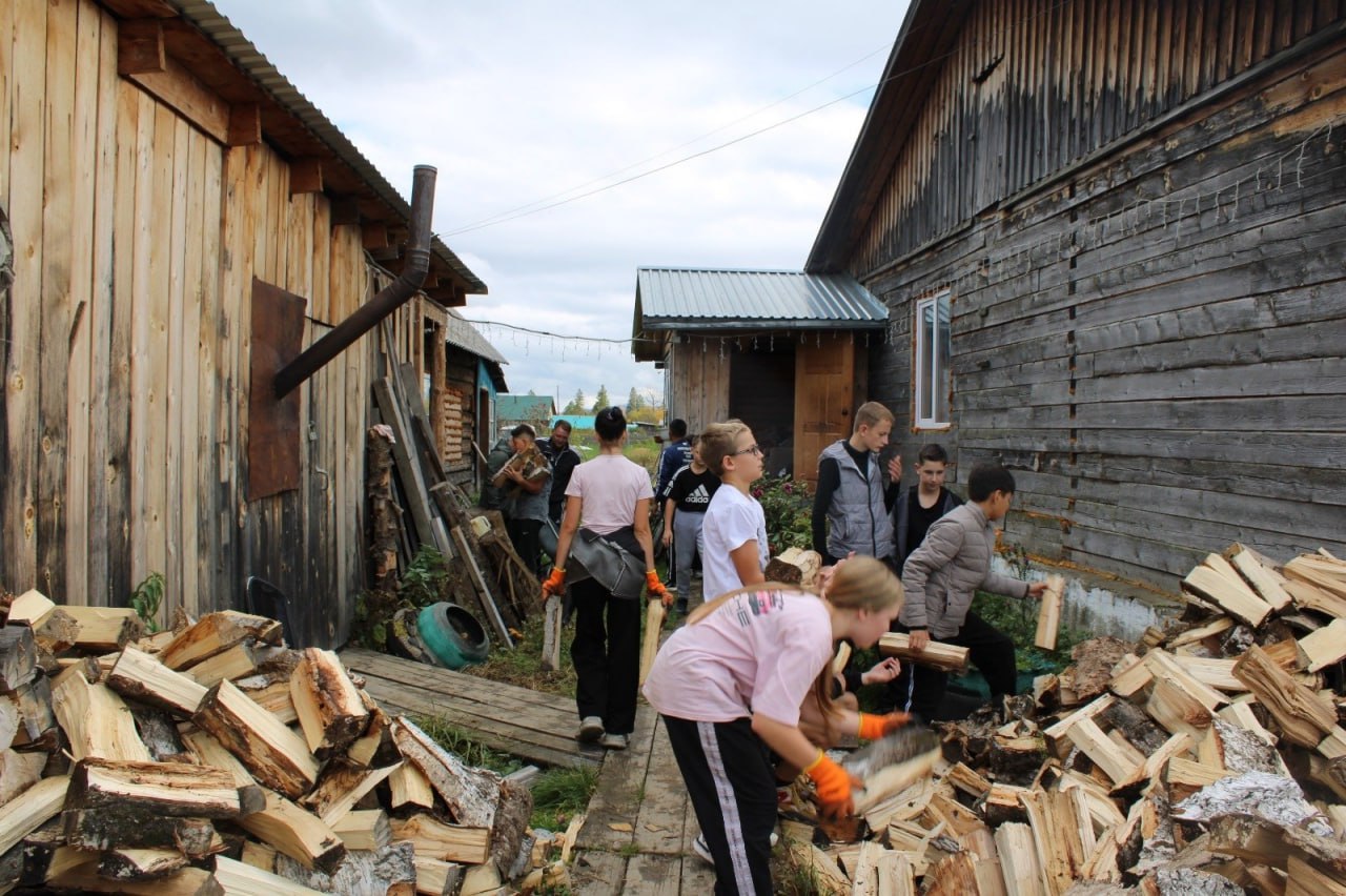 Волонтеры школьного отряда "Добро" Каракокшинской школы им. С.В. Тартыкова помогли семьям участников спецоперации Волонтеры школьного отряда "Добро" Каракокшинской школы им. С.В. Тартыкова помогли семьям участников спецоперации