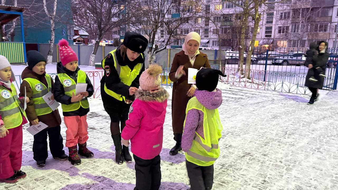 Акция "Родительский патруль" по соблюдению ПДД состоялась в детском саду №14 г. Горно-Алтайска Акция "Родительский патруль" по соблюдению ПДД состоялась в детском саду №14 г. Горно-Алтайска