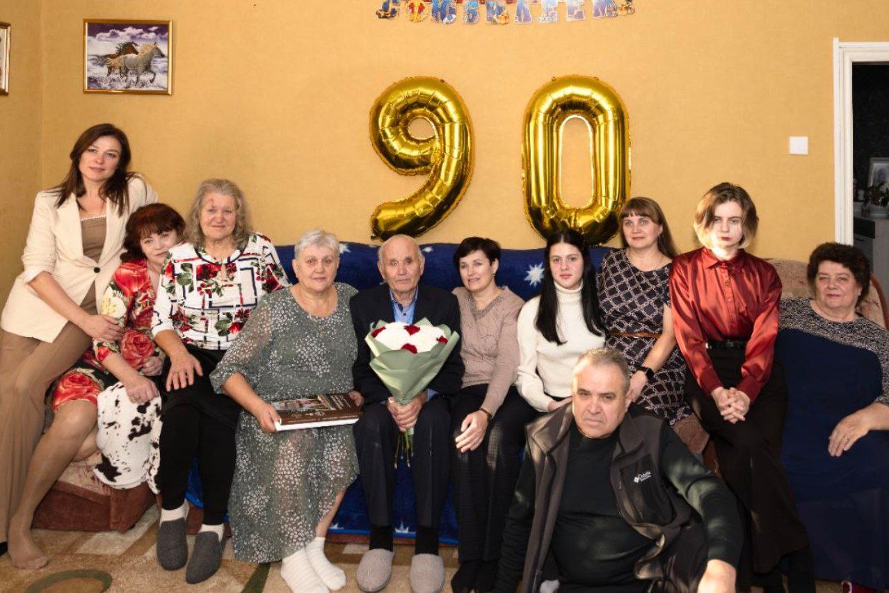 Ольга Сафронова: В большой и дружной семье Греховых сегодня праздник — глава семейства Андрей Васильевич отмечает 90-летний юбилей! Ольга Сафронова: В большой и дружной семье Греховых сегодня праздник — глава семейства Андрей Васильевич отмечает 90-летний юбилей!