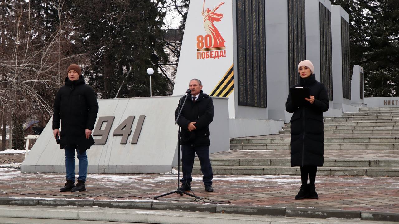 В столице региона прошла акция «Жизнь бесценна», приуроченная к Международному дню памяти жертв ДТП В столице региона прошла акция «Жизнь бесценна», приуроченная к Международному дню памяти жертв ДТП