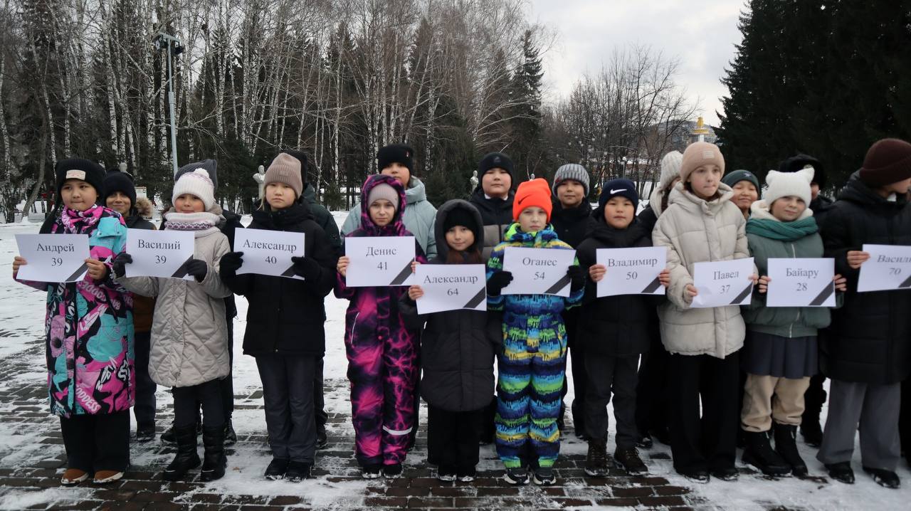 В Горно-Алтайске прошла акция «Жизнь бесценна», приуроченная к Всемирному дню памяти жертв ДТП В Горно-Алтайске прошла акция «Жизнь бесценна», приуроченная к Всемирному дню памяти жертв ДТП