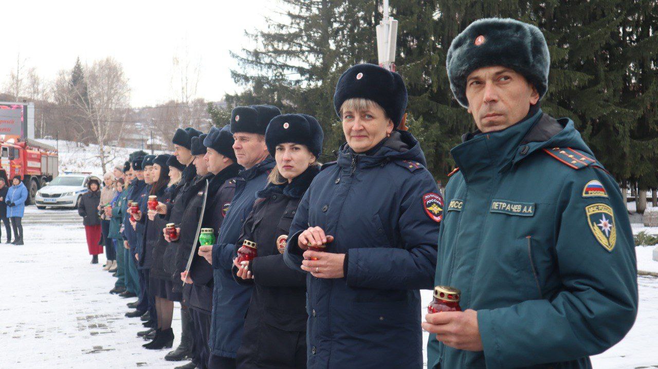 В Республике Алтай прошла акция «Жизнь – бесценна!», посвященная Всемирному дню памяти жертв ДТП В Республике Алтай прошла акция «Жизнь – бесценна!», посвященная Всемирному дню памяти жертв ДТП