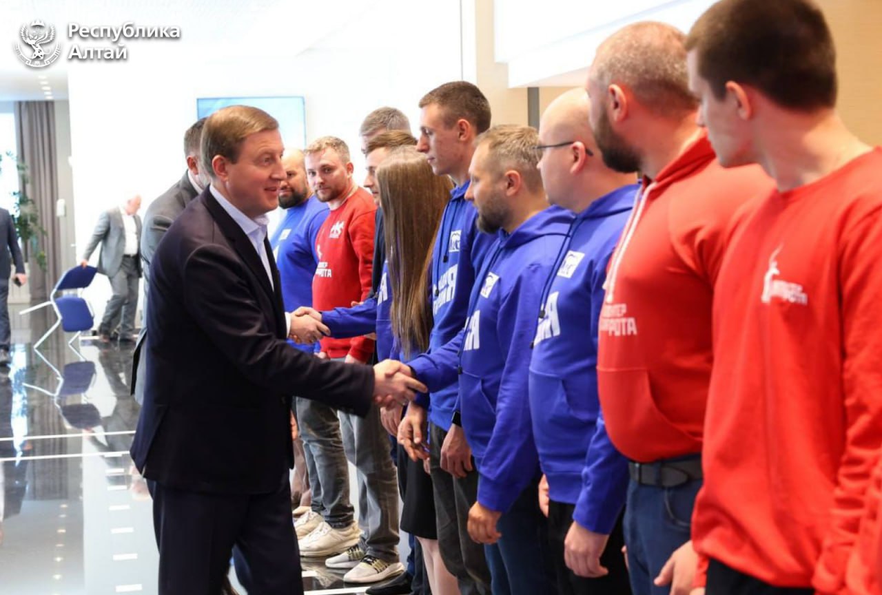 Глава Республики Алтай Андрей Турчак поздравил «Молодую Гвардию Единой России» с 20-летием Глава Республики Алтай Андрей Турчак поздравил «Молодую Гвардию Единой России» с 20-летием