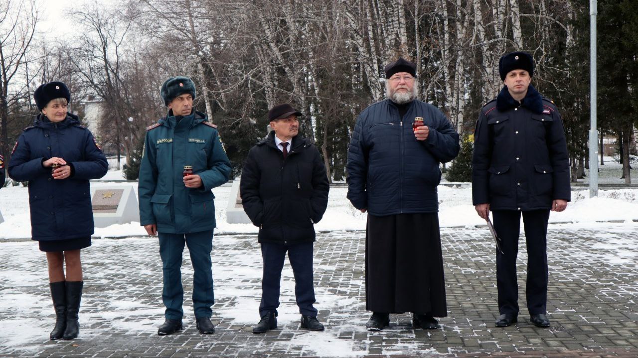 В Республике Алтай прошла акция «Жизнь – бесценна!», посвященная Всемирному дню памяти жертв ДТП В Республике Алтай прошла акция «Жизнь – бесценна!», посвященная Всемирному дню памяти жертв ДТП