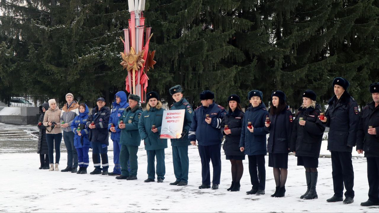 В Республике Алтай прошла акция «Жизнь – бесценна!», посвященная Всемирному дню памяти жертв ДТП В Республике Алтай прошла акция «Жизнь – бесценна!», посвященная Всемирному дню памяти жертв ДТП