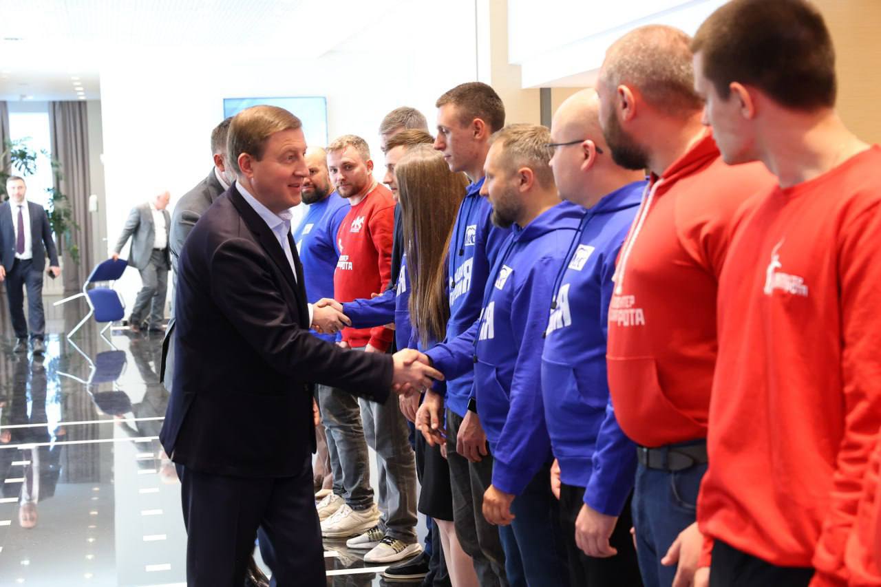 Глава Республики Алтай Андрей Турчак поздравил Молодую Гвардию Единой России с 20-летним юбилеем Глава Республики Алтай Андрей Турчак поздравил Молодую Гвардию Единой России с 20-летним юбилеем