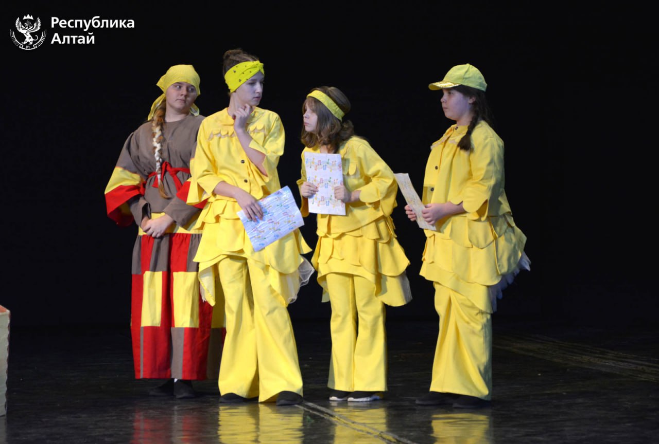 Межрегиональный фестиваль-конкурс любительских театров «Театральный Boom», посвященный 80-летию Победы в Великой Отечественной войне и Году защитника Отечества в Российской Федерации, прошел в Республике Алтай Межрегиональный фестиваль-конкурс любительских театров «Театральный Boom», посвященный 80-летию Победы в Великой Отечественной войне и Году защитника Отечества в Российской Федерации, прошел в Республике Алтай