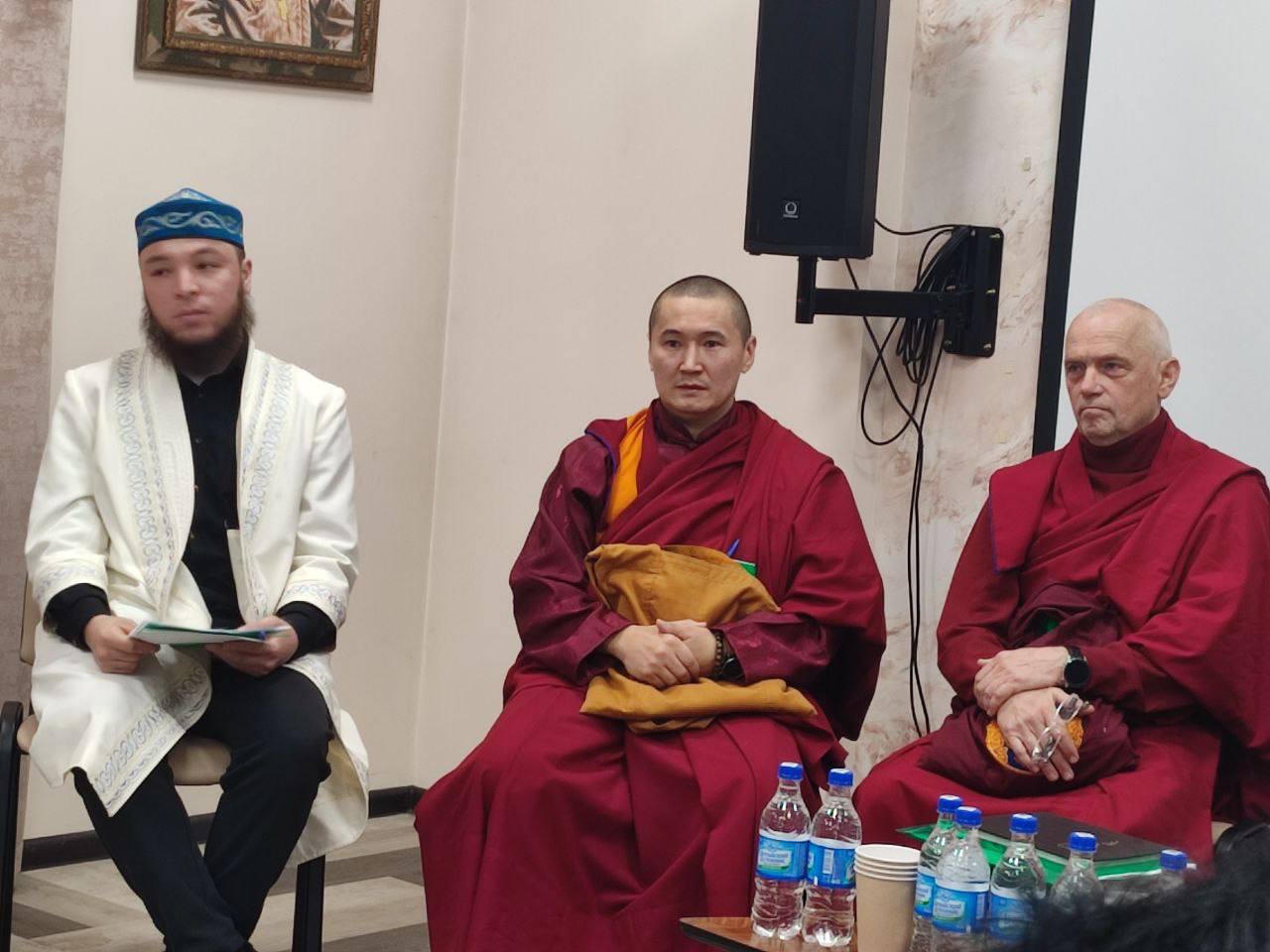 в Горноалтайской Епархии РПЦ (Московский патриархат) проходит круглый стол "Единство в многообразии: духовные ценности и консолидация молодёжи" в Горноалтайской Епархии РПЦ (Московский патриархат) проходит круглый стол "Единство в многообразии: духовные ценности и консолидация молодёжи"