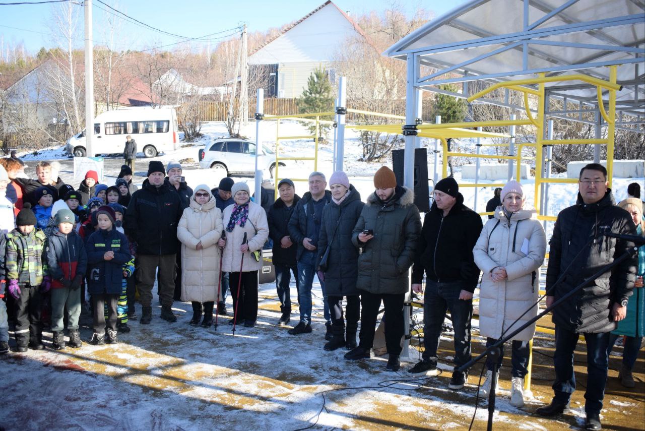 В Горно-Алтайске открыта спортивно-игровая площадка в микрорайоне «Яблоневый сад» В Горно-Алтайске открыта спортивно-игровая площадка в микрорайоне «Яблоневый сад»