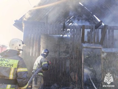 Серьезный пожар произошел в Кызыл-Озеке вчера днем