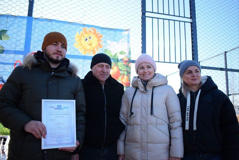 В Горно-Алтайске открыта спортивно-игровая площадка в микрорайоне «Яблоневый сад» В Горно-Алтайске открыта спортивно-игровая площадка в микрорайоне «Яблоневый сад»