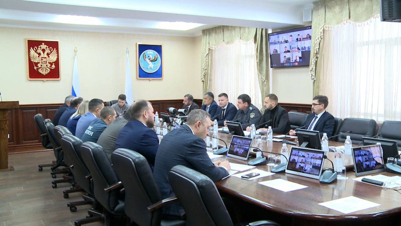 В Республике Алтай обсудили меры по повышению безопасности на дорогах