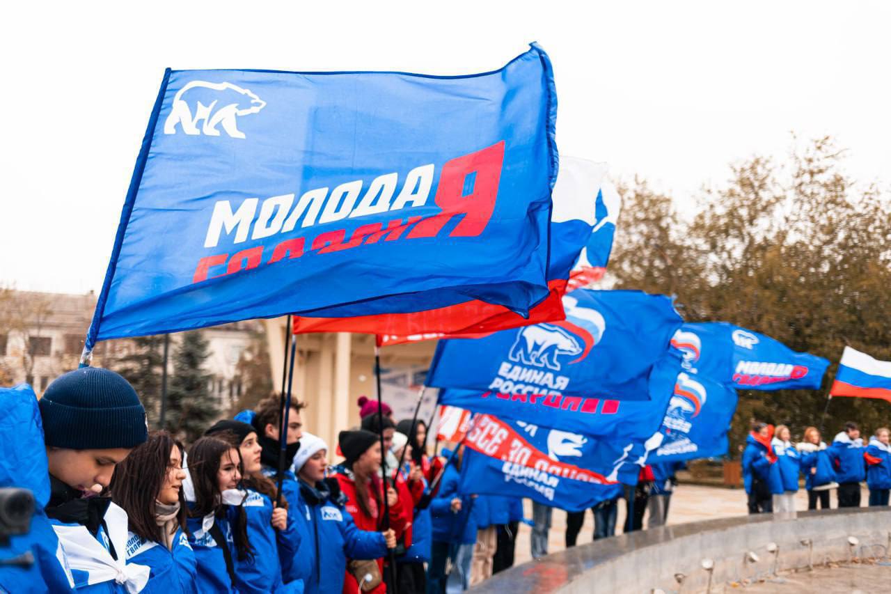 Глава Республики Алтай Андрей Турчак поздравил Молодую Гвардию Единой России с 20-летним юбилеем Глава Республики Алтай Андрей Турчак поздравил Молодую Гвардию Единой России с 20-летним юбилеем