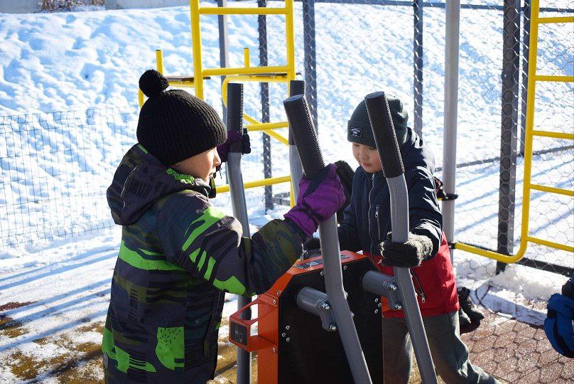 В Горно-Алтайске открыта спортивно-игровая площадка в микрорайоне «Яблоневый сад» В Горно-Алтайске открыта спортивно-игровая площадка в микрорайоне «Яблоневый сад»