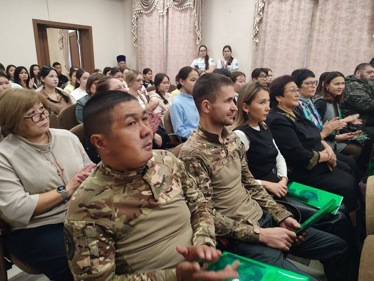 в Горноалтайской Епархии РПЦ (Московский патриархат) проходит круглый стол "Единство в многообразии: духовные ценности и консолидация молодёжи" в Горноалтайской Епархии РПЦ (Московский патриархат) проходит круглый стол "Единство в многообразии: духовные ценности и консолидация молодёжи"