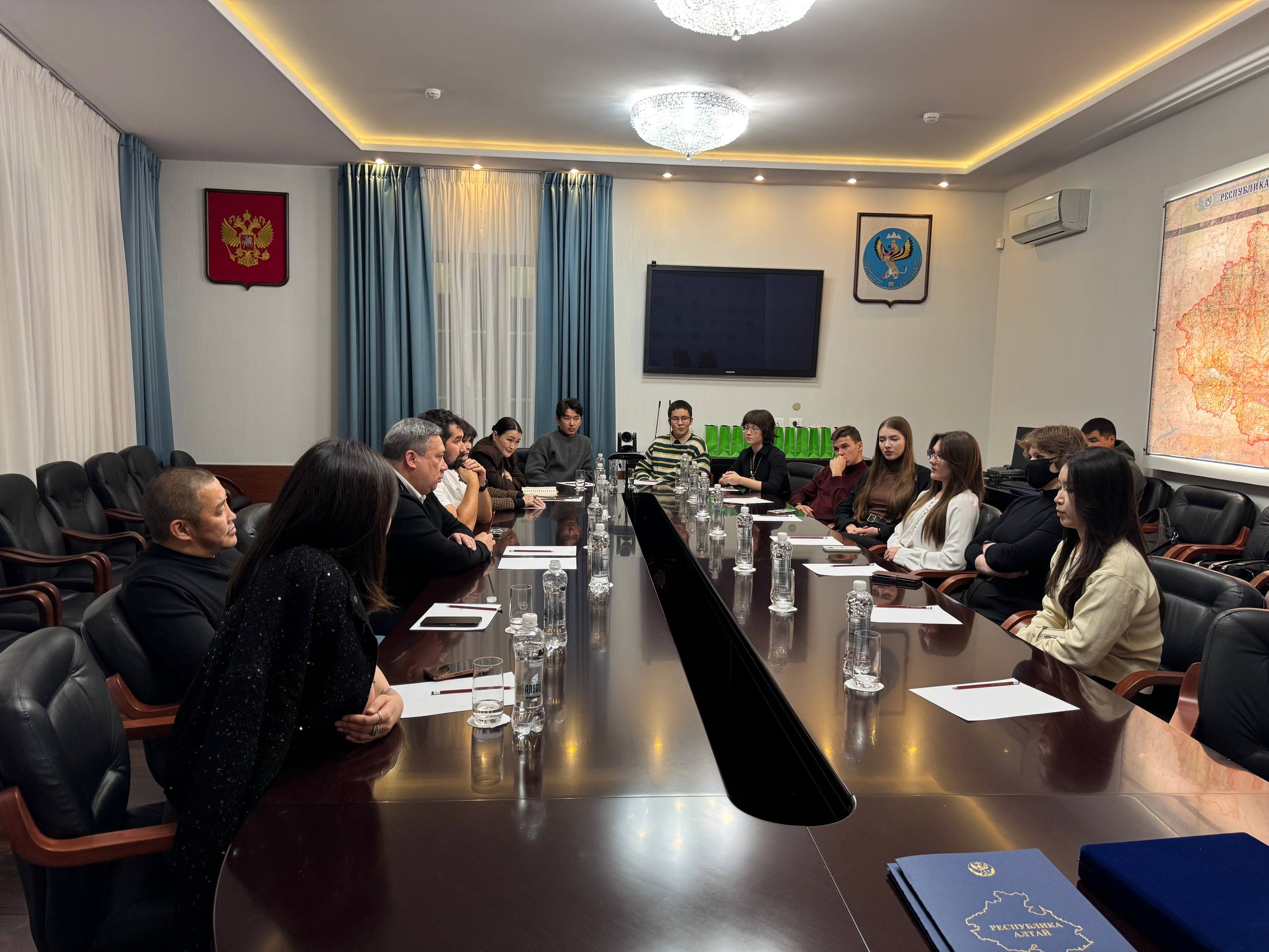 В Постоянном представительстве Республики Алтай в Москве прошла встреча со студентами-первокурсниками В Постоянном представительстве Республики Алтай в Москве прошла встреча со студентами-первокурсниками