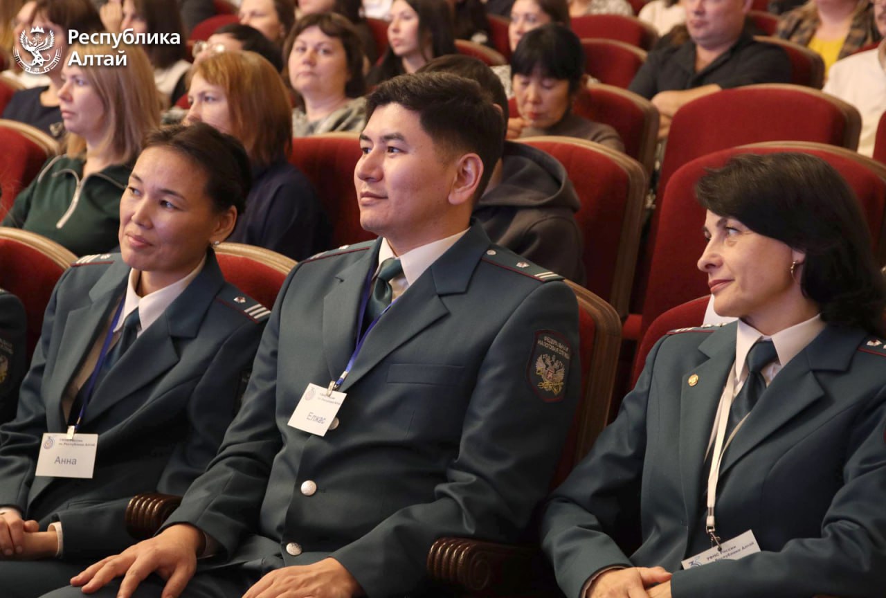Глава Республики Алтай Андрей Турчак принял участие в торжественном мероприятии, посвященном 35-летию образования налоговой службы России и Дню работника налоговых органов Глава Республики Алтай Андрей Турчак принял участие в торжественном мероприятии, посвященном 35-летию образования налоговой службы России и Дню работника налоговых органов