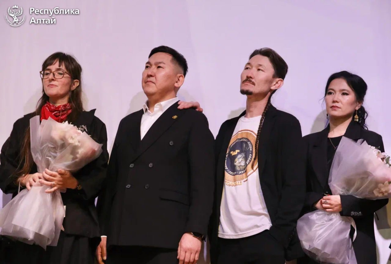 В кинотеатре «Голубой Алтай» впервые прошел кинопоказ фильма «Волки» В кинотеатре «Голубой Алтай» впервые прошел кинопоказ фильма «Волки»