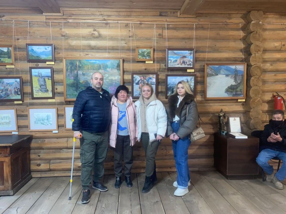 Участник программы медицинской реабилитации Сергей Валериевич Сифоров, приехавший в Горный Алтай с семьей для реабилитационного лечения после тяжелого ранения, поблагодарил главу региона Андрея Турчака, Комитет семей воинов...