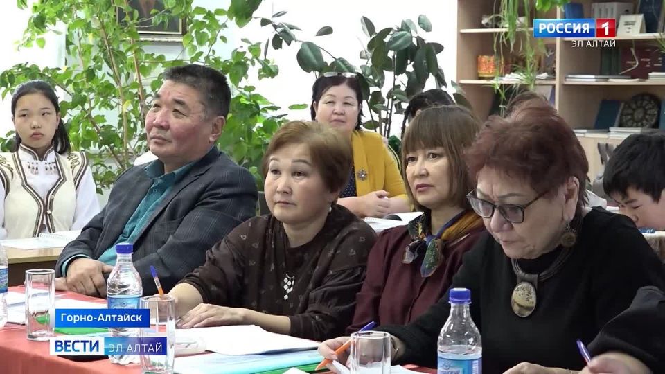 Тийинеш-2025. В республиканской гимназии им. Плакаса прошел конкурс по алтайскому языку и литературе "Тийиеш 2025"