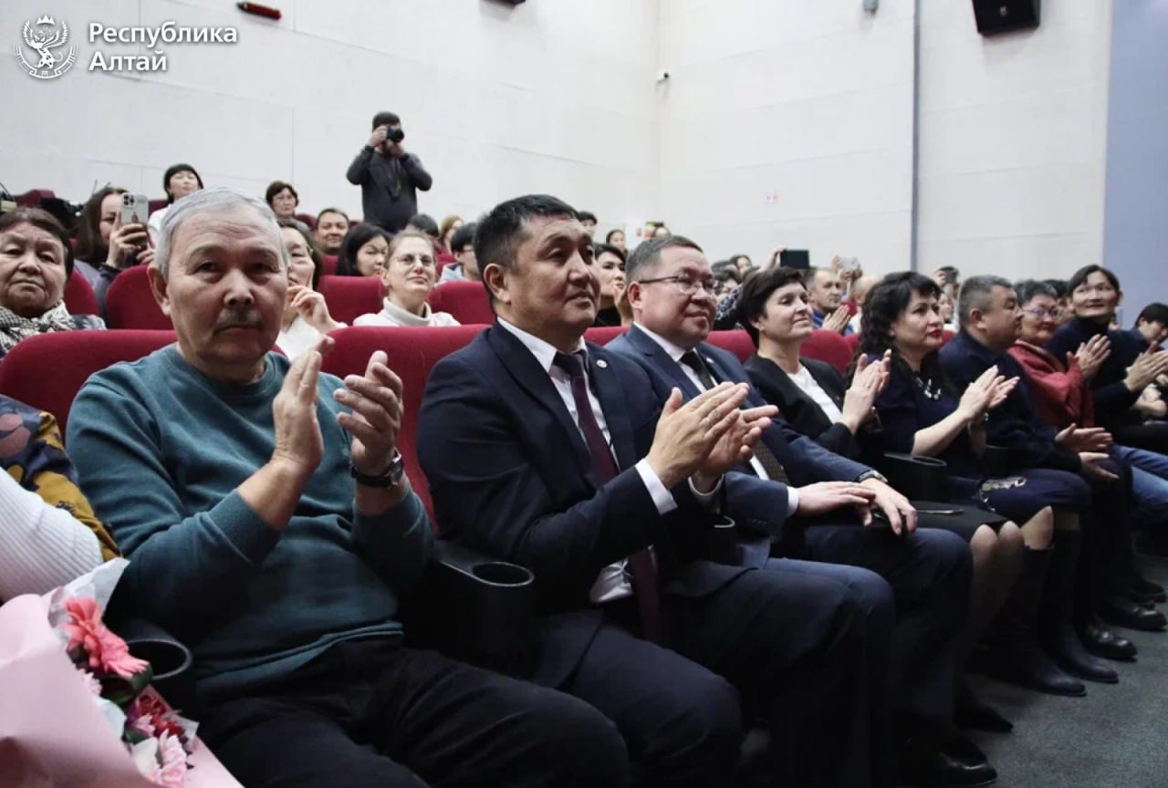 В кинотеатре «Голубой Алтай» впервые прошел кинопоказ фильма «Волки» В кинотеатре «Голубой Алтай» впервые прошел кинопоказ фильма «Волки»