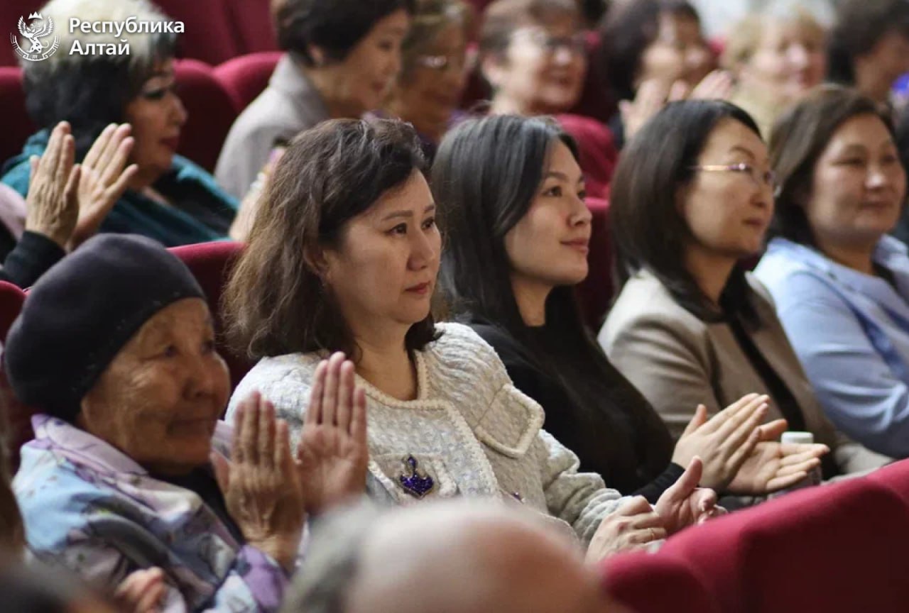 В кинотеатре «Голубой Алтай» впервые прошел кинопоказ фильма «Волки» В кинотеатре «Голубой Алтай» впервые прошел кинопоказ фильма «Волки»