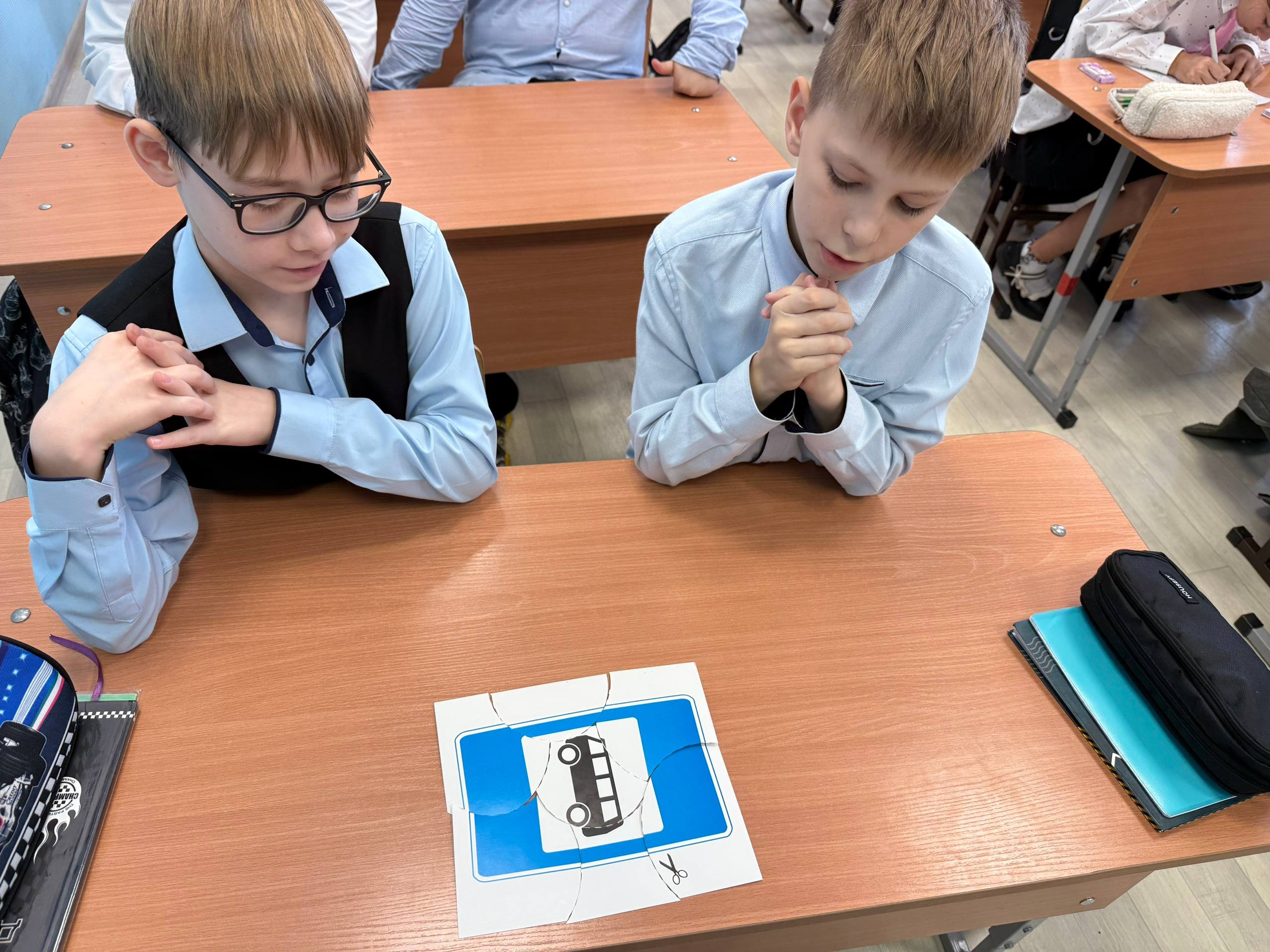 Сотрудники региональной Госавтоинспекции провели увлекательный урок по ПДД для учеников МБОУ «Новая школа г. Горно-Алтайска» Сотрудники региональной Госавтоинспекции провели увлекательный урок по ПДД для учеников МБОУ «Новая школа г. Горно-Алтайска»