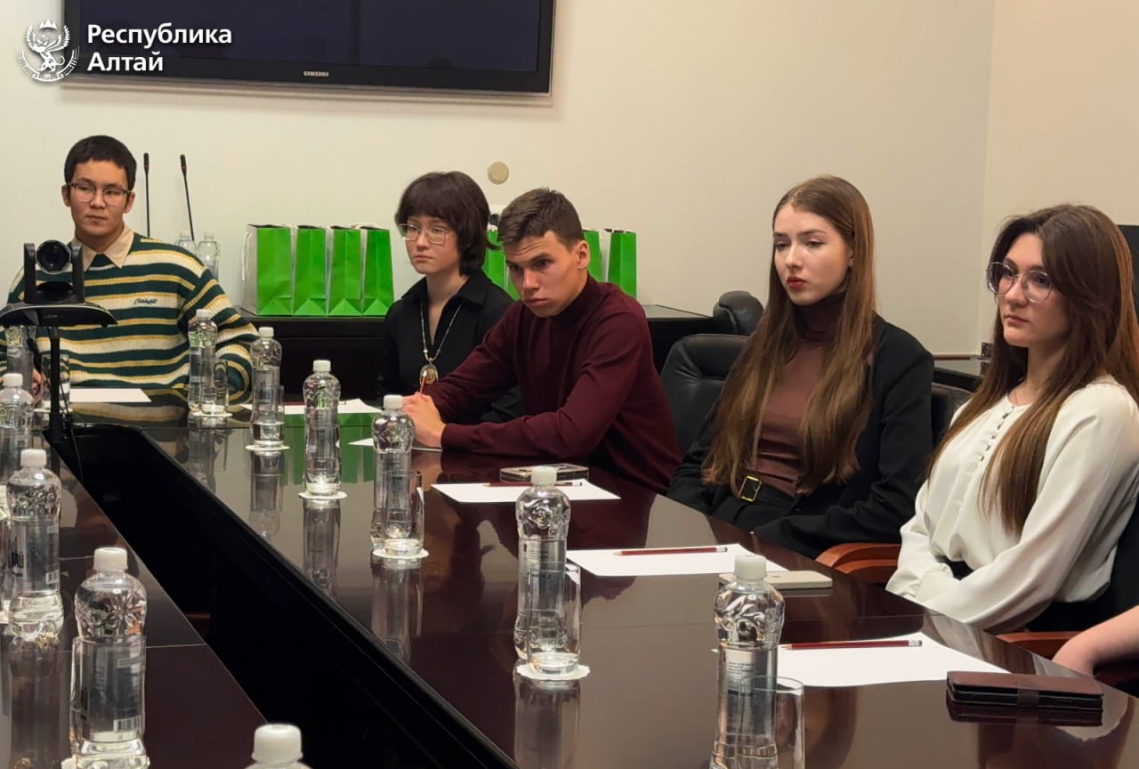 В постоянном представительстве Республики Алтай в Москве состоялась встреча с первокурсниками из Республики Алтай, поступившими в высшие учебные заведения столицы России В постоянном представительстве Республики Алтай в Москве состоялась встреча с первокурсниками из Республики Алтай, поступившими в высшие учебные заведения столицы России