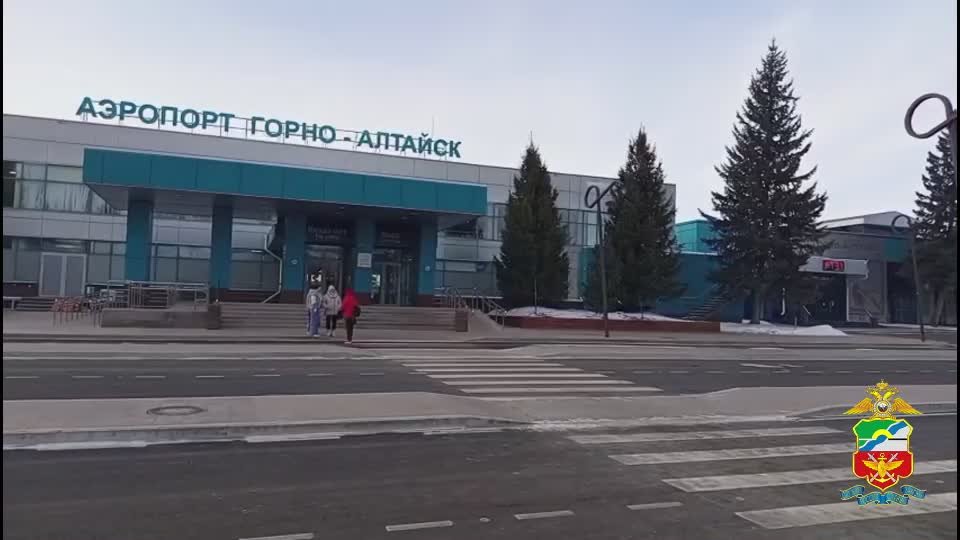 В аэропорту Горно-Алтайска задержали 33-летнего жителя Смоленска, которому авиакомпания отказала в перелете в Москву из-за неадекватного и агрессивного поведения во время посадки