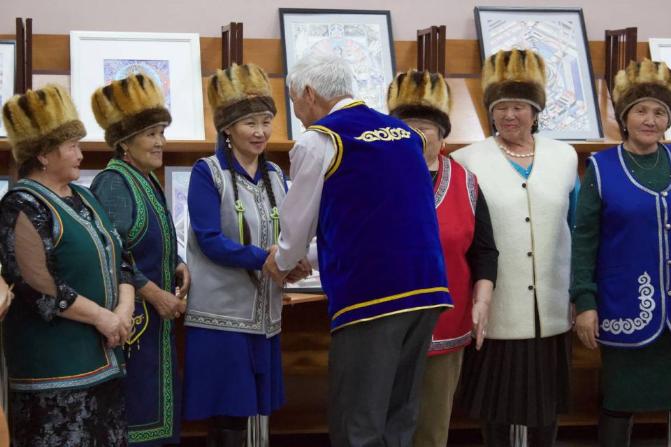 Сегодня в Национальной библиотеке имени М.В. Чевалкова открылась выставка альбома Павла Ойношева «Мои миры. Графика»