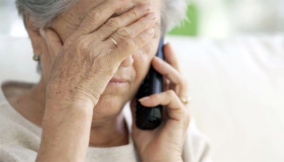 87-летняя жительница Горно-Алтайска стала жертвой телефонных мошенников: все накопления она передала курьеру
