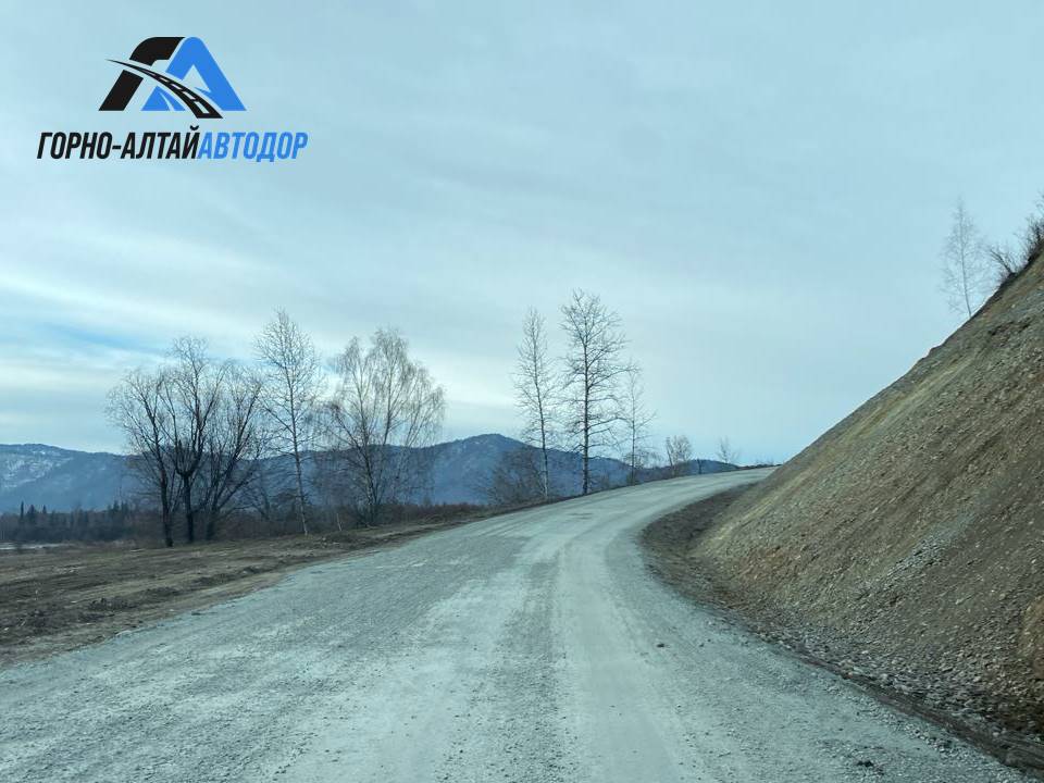 На шестикилометровом участке автодороги «Усть-Кокса – Мараловодка» идет ремонт в рамках нацпроекта «Инфраструктура для жизни»