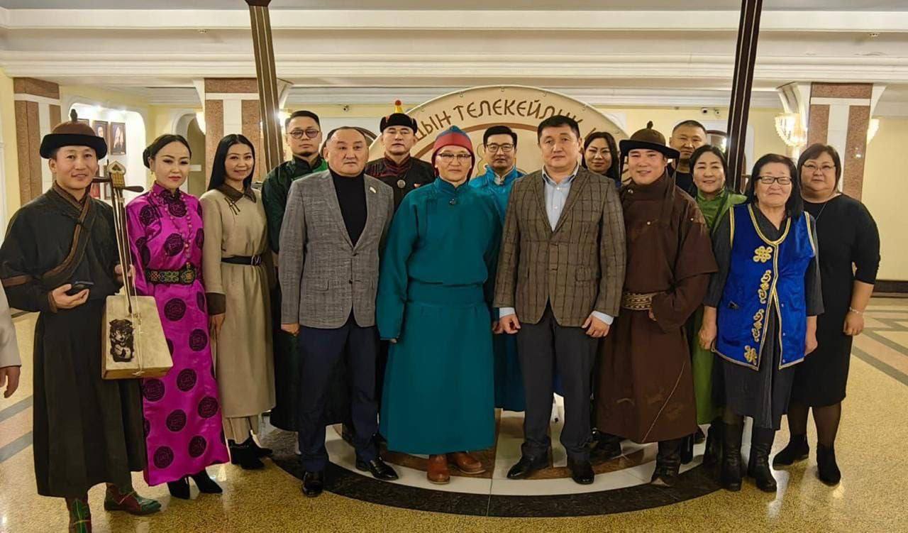Международный Курултай сказителей состоялся в Республике Алтай Международный Курултай сказителей состоялся в Республике Алтай