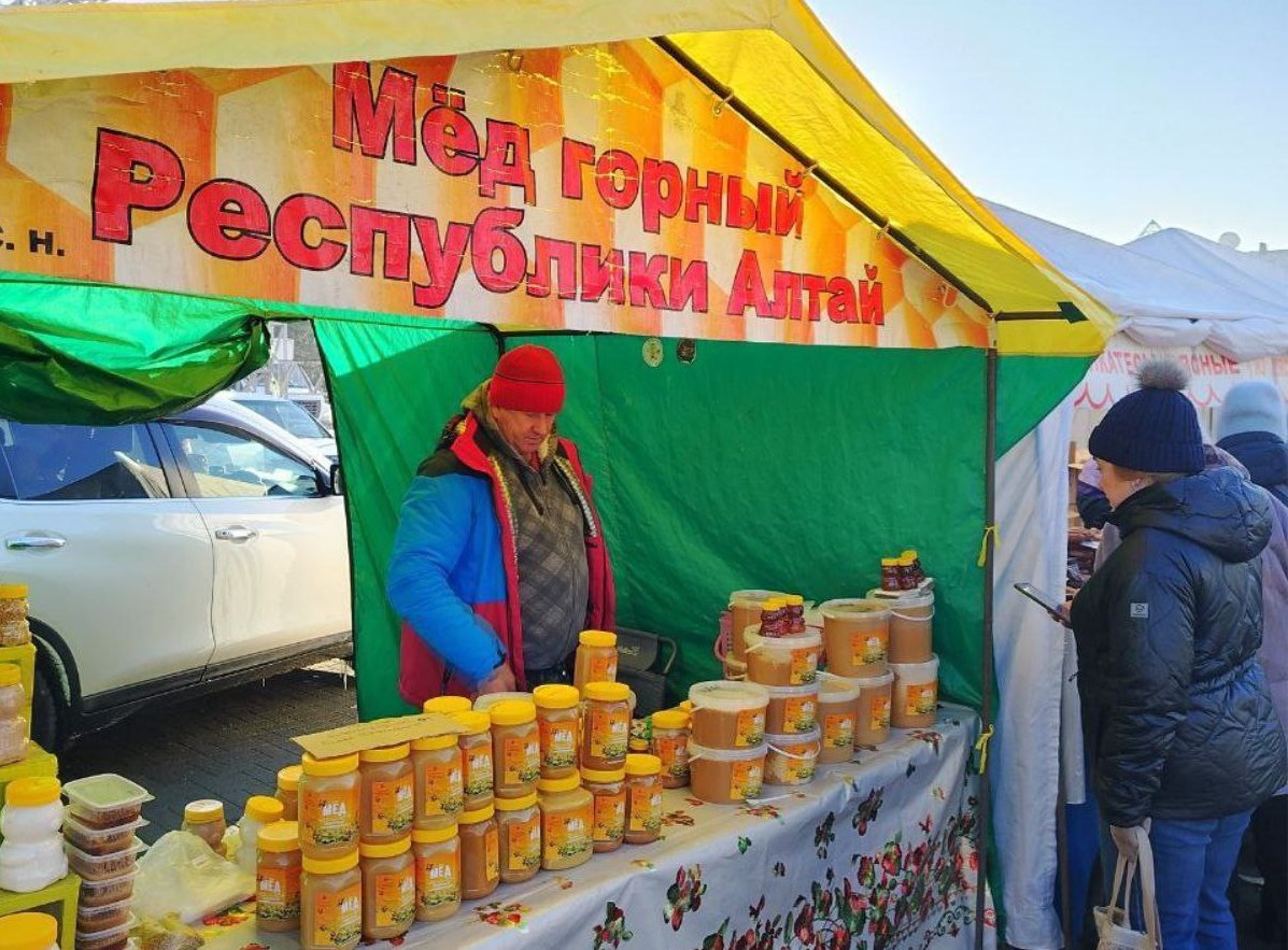 Сельхозярмарка в Горно-Алтайске: продано 9 тонн мяса и 370 кг мёда