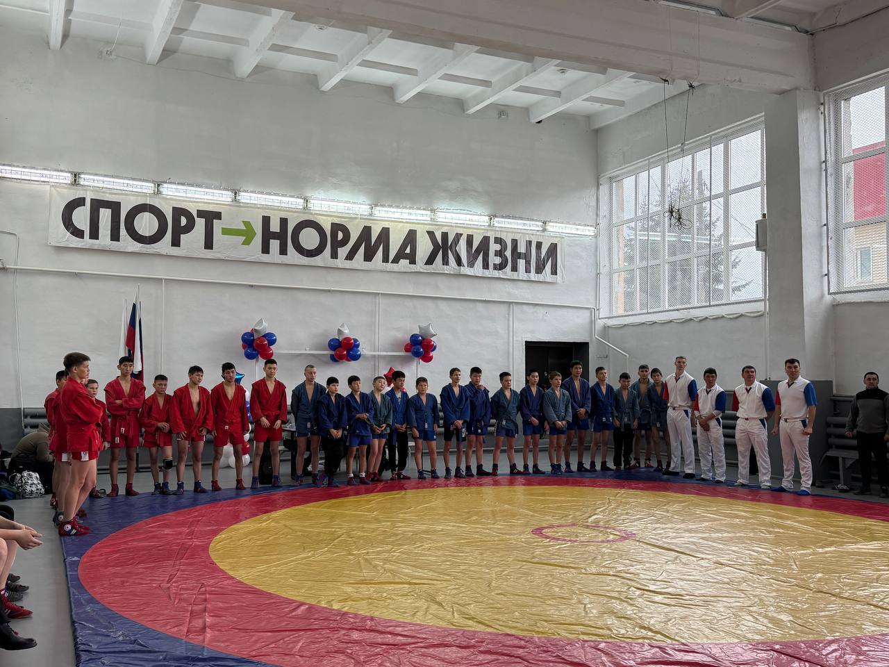 После капитального ремонта распахнул свои двери спортивный зал Огнёвской школы Усть-Коксинского района После капитального ремонта распахнул свои двери спортивный зал Огнёвской школы Усть-Коксинского района