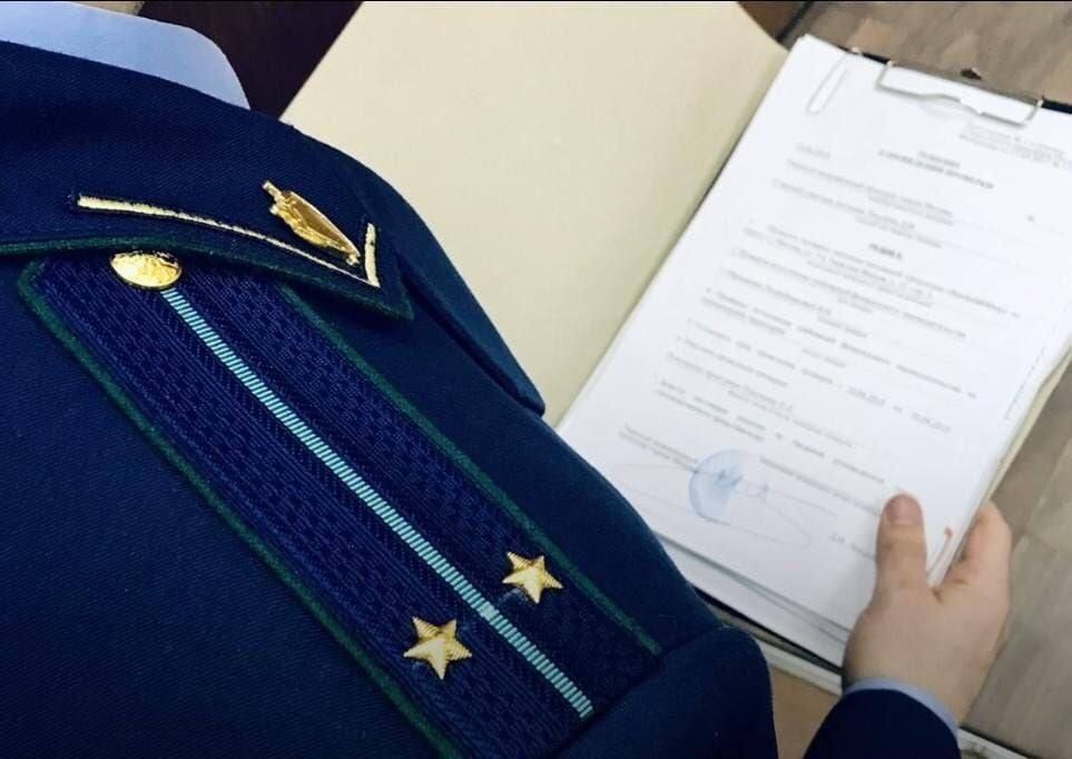 По постановлению прокурора Майминского района индивидуальный предприниматель привлечен к административной ответственности за уклонение от заключения трудового договора