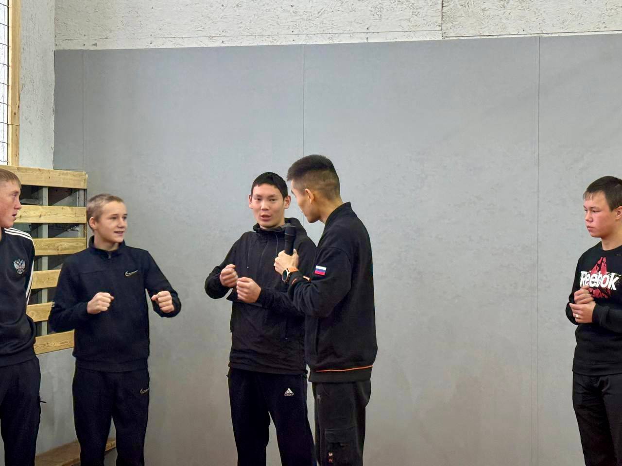 После капитального ремонта распахнул свои двери спортивный зал Огнёвской школы Усть-Коксинского района После капитального ремонта распахнул свои двери спортивный зал Огнёвской школы Усть-Коксинского района