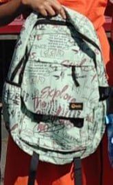 Потери-находки. Возле гаражей в р-не пр-та Коммунистического, 39 утерян светло-зеленый рюкзак с надписями