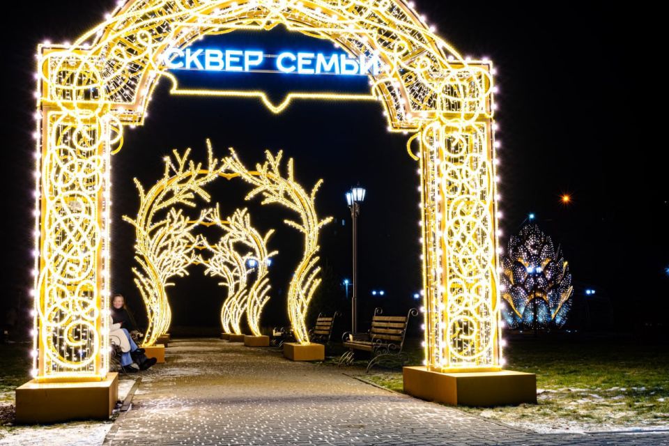 Сквер семьи в ГорноАлтайске — уютное и символичное место, ставшее одной из визитных карточек города