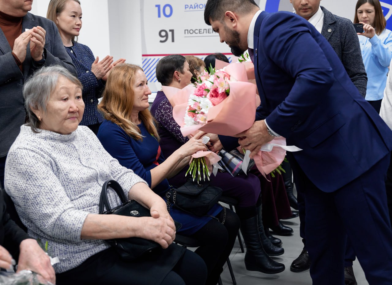 В Республике Алтай открылась фотовыставка "Мама героя", посвященная матерям павших воинов В Республике Алтай открылась фотовыставка "Мама героя", посвященная матерям павших воинов