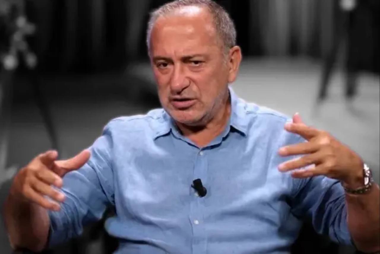 Свобода слова по-османски. Турецкий журналист сел за реплику об убитых султанах