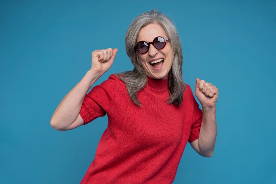 Путешествие в мир отношений: как современные женщины после 55 находят свою любовь