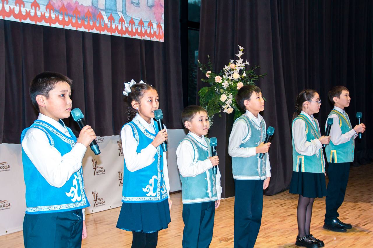 Госнаграды вручили педагогам на праздновании юбилея школы №7 Госнаграды вручили педагогам на праздновании юбилея школы №7