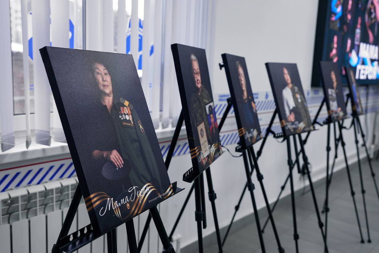 Александр Прокопьев: Сегодня мы поздравляем всех матерей нашей страны с праздником — с Днём матери Александр Прокопьев: Сегодня мы поздравляем всех матерей нашей страны с праздником — с Днём матери