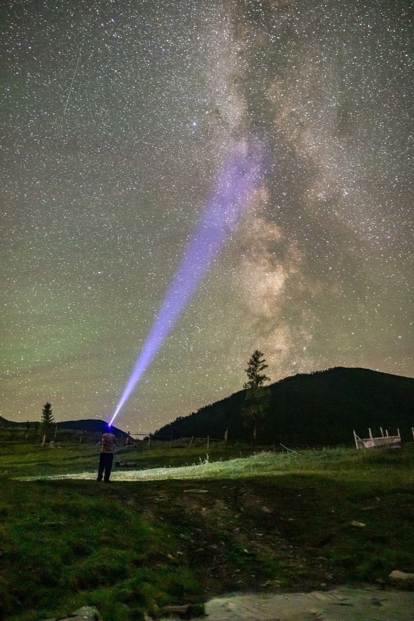 Проехав около 60 000 км автостопом, я всё равно не мог не вернуться на Алтай — свою кровную родину Проехав около 60 000 км автостопом, я всё равно не мог не вернуться на Алтай — свою кровную родину