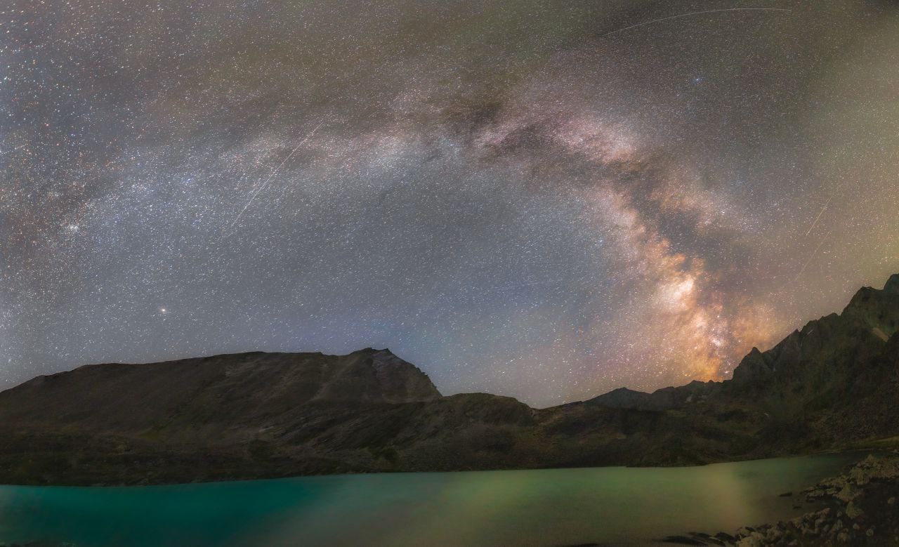 Проехав около 60 000 км автостопом, я всё равно не мог не вернуться на Алтай — свою кровную родину Проехав около 60 000 км автостопом, я всё равно не мог не вернуться на Алтай — свою кровную родину