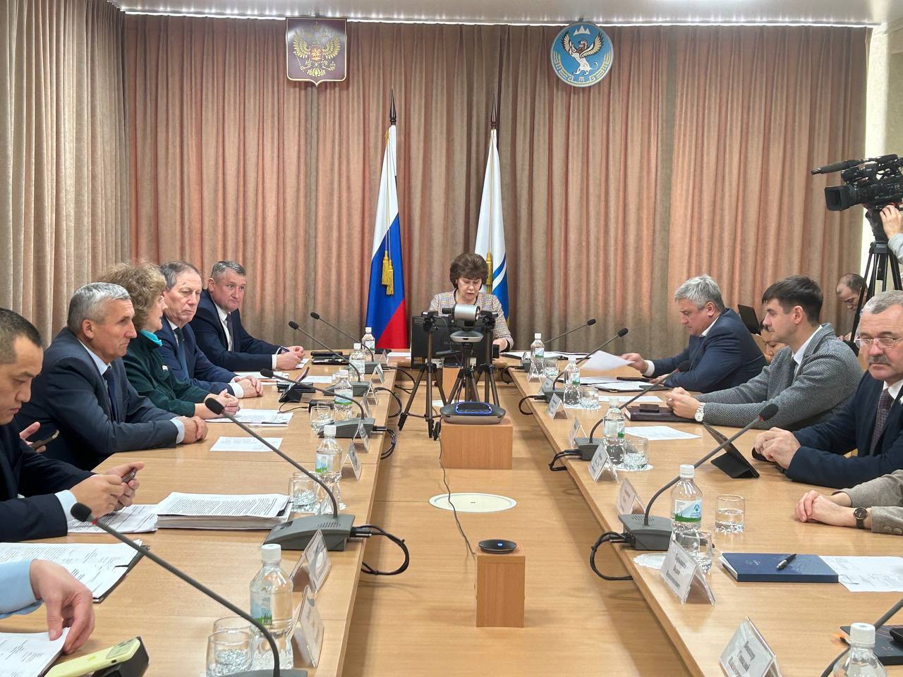 начинается заседание Президиума Госсобрания – Эл Курултай начинается заседание Президиума Госсобрания – Эл Курултай