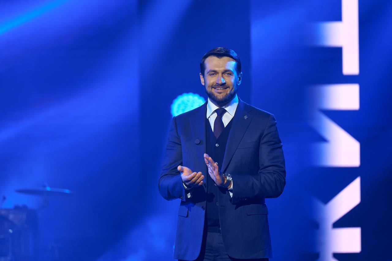 Александр Прокопьев: В Национальном театре Республики Алтай состоялось награждение наших талантов — призеров премии «Престиж Алтай 2025» Александр Прокопьев: В Национальном театре Республики Алтай состоялось награждение наших талантов — призеров премии «Престиж Алтай 2025»