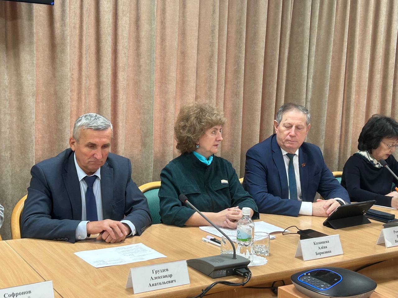 начинается заседание Президиума Госсобрания – Эл Курултай начинается заседание Президиума Госсобрания – Эл Курултай